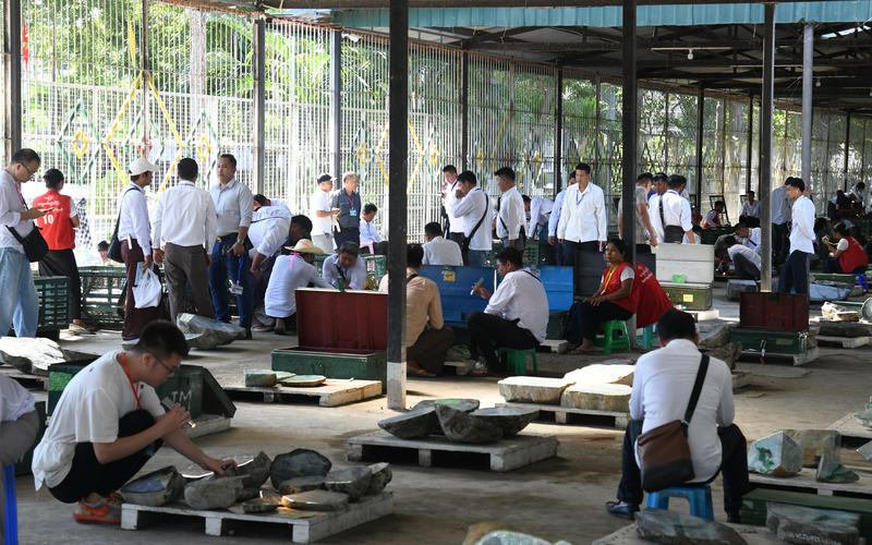 (၆၁) ကြိမ်မြောက် မြန်မာ့ကျောက်မျက်ရတနာပြပွဲ ဆဋ္ဌမနေ့ ဆက်လက်ကျင်းပ