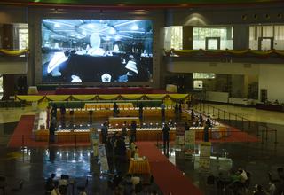 ၂၀၂၂ ခုနှစ် နှစ်လယ်မြန်မာ့ကျောက်မျက်ရတနာပြပွဲ ၅ ရက်မြောက်နေ့ကို နေပြည်တော်ရှိ မဏိရတနာ ကျောက်စိမ်းခန်းမ၌ ဆက်လက်ကျင်းပ
